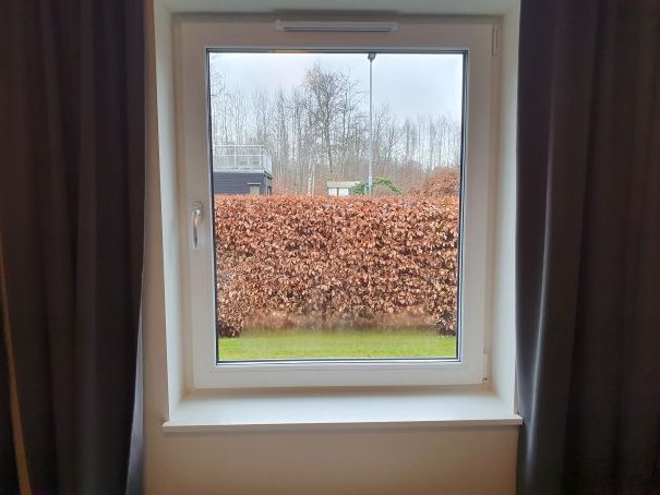 Ecoslim PVC-fönster med tunna profiler från Glasrikets Fönster