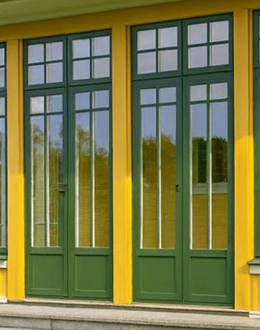 Fönsterdörr med bearbetad spegelpanel