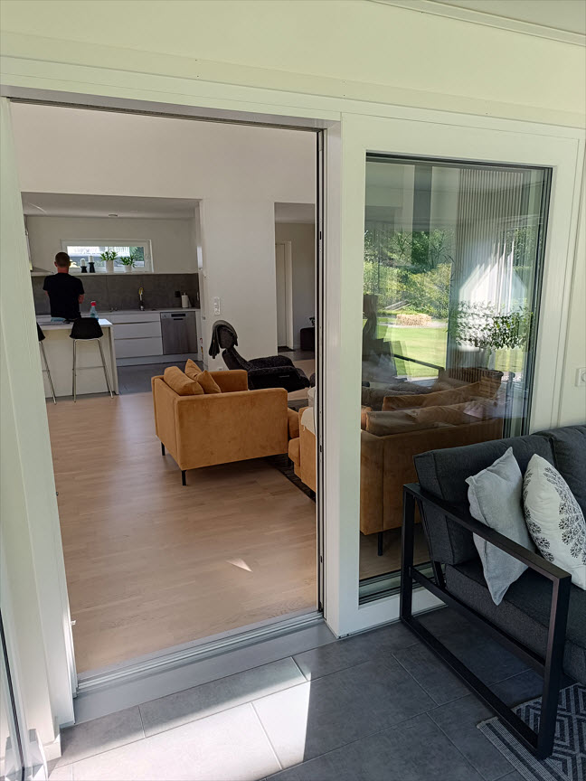 Skjutdörr i PVC med lyft-glidfunktion