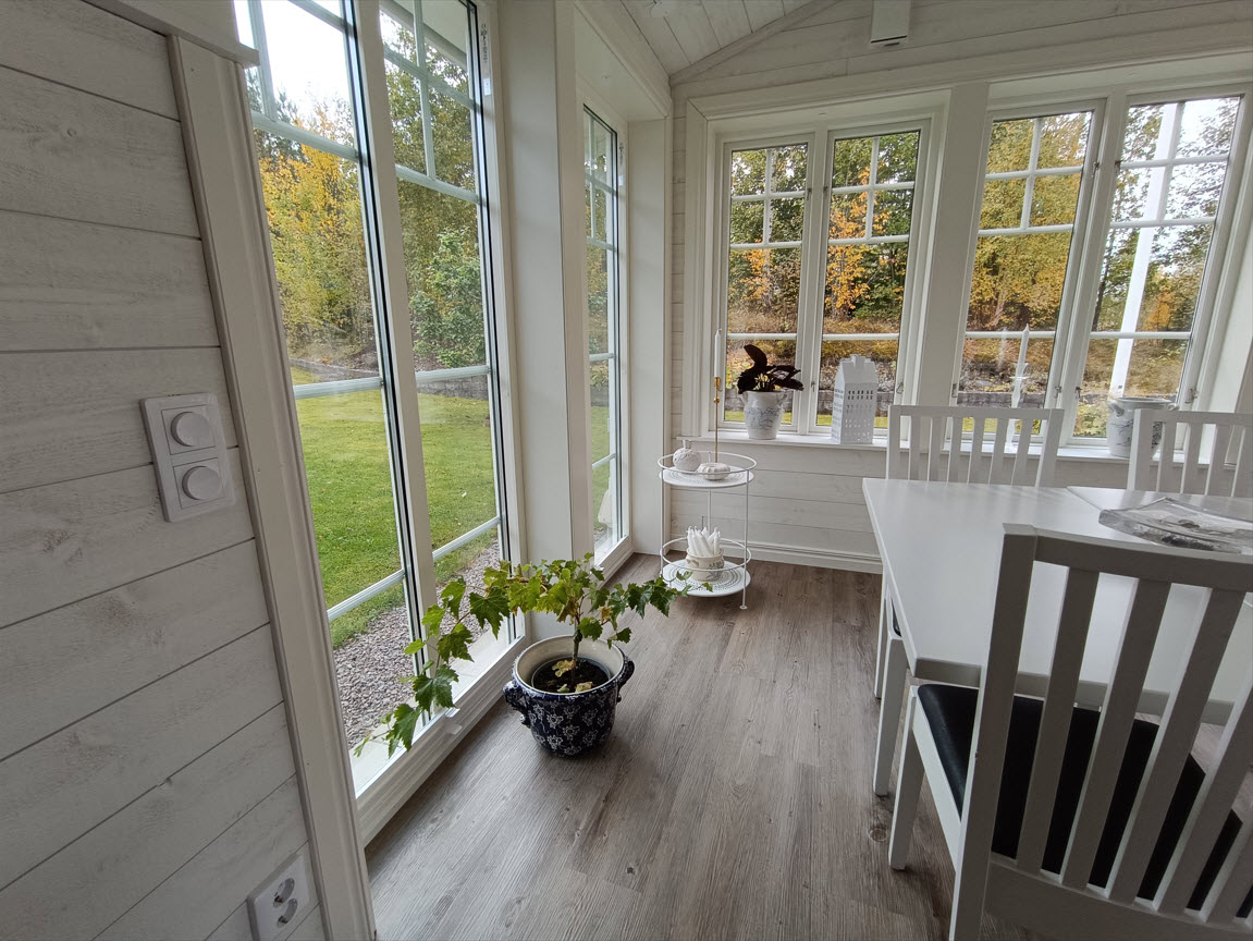 Klassiska träfönster - fast 2-luftsfönster, öppningsbara 2-luftsfönster