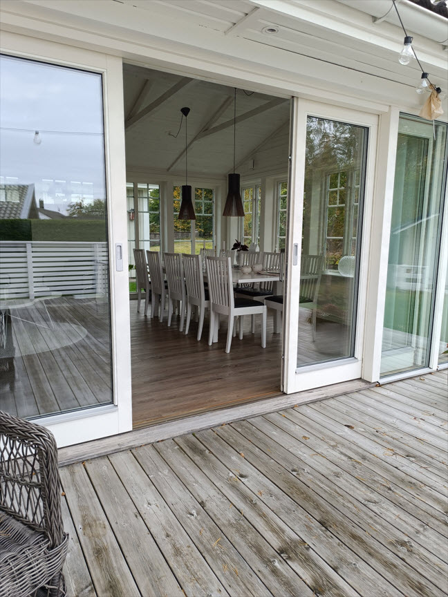 Skjutdörr med 2 delar