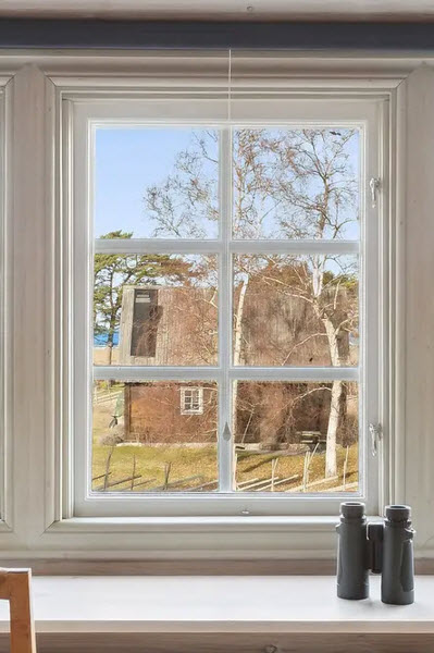 Aluminiumbeklätt fönster